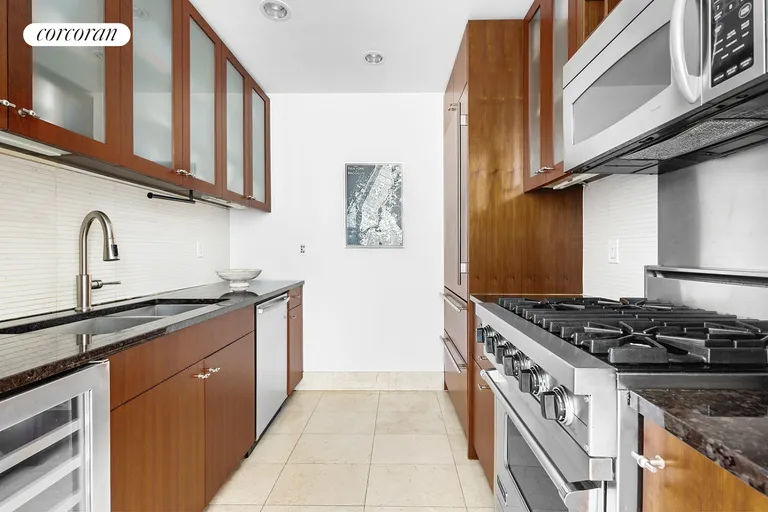 New York City Real Estate | View 250 East 53rd Street, 1003 | room 1 | View 2