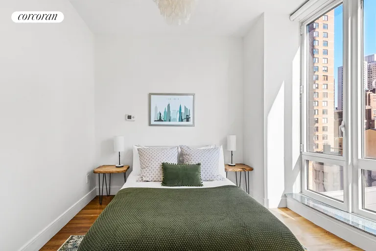 New York City Real Estate | View 250 East 53rd Street, 1003 | room 4 | View 5