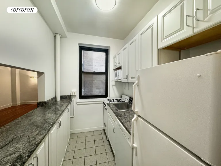 New York City Real Estate | View 117 East 77th Street, 1C | room 2 | View 3