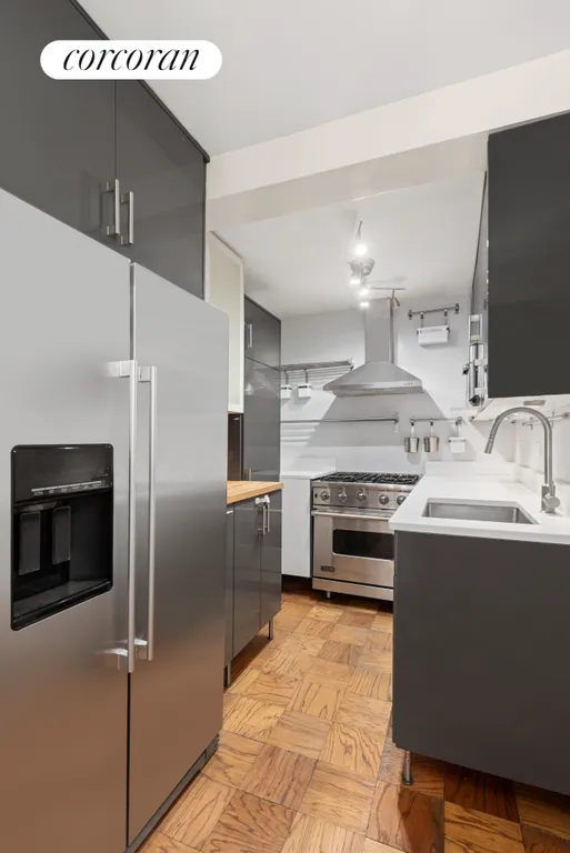 New York City Real Estate | View 333 East 55th Street, 2H | room 2 | View 3