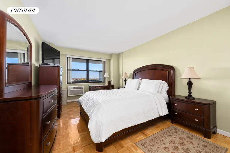 New York City Real Estate | View 39-60 54th Street, 8F | room 3 | View 4