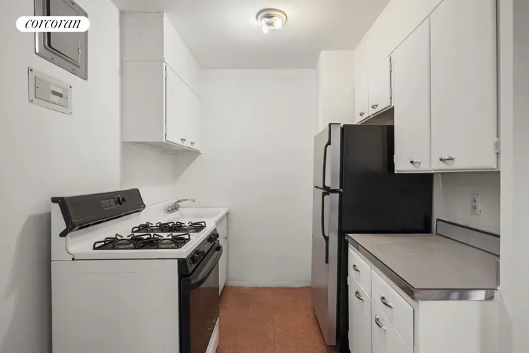 New York City Real Estate | View 90 LaSalle Street, 5E | Kitchen | View 4