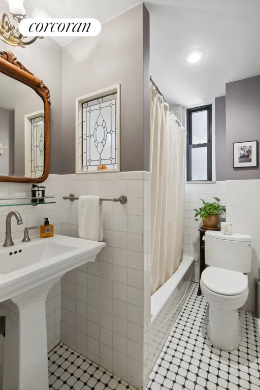 New York City Real Estate | View 760 West End Avenue, 6C | Full Bathroom | View 6