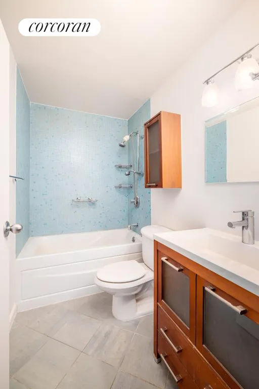 New York City Real Estate | View 492 Henry Street, 3H | Full Bathroom | View 9
