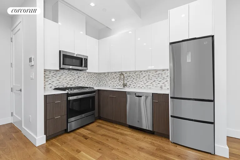 New York City Real Estate | View 21-59 44th Drive, 5A | room 9 | View 10