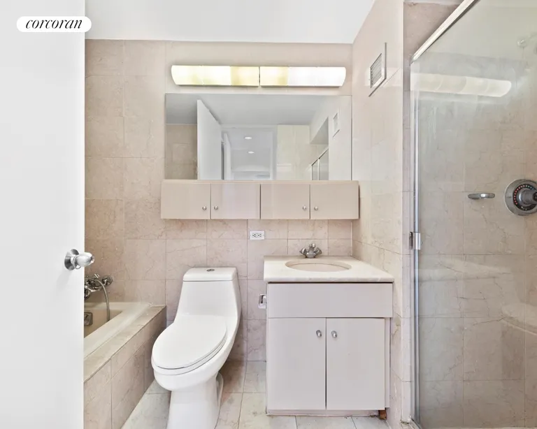 New York City Real Estate | View 160 West 66th Street, 27E | Full Bathroom | View 5