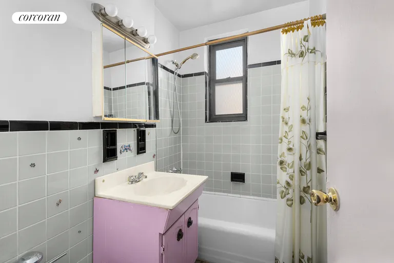 New York City Real Estate | View 141-05 Pershing Crescent, 210 | Full Bathroom | View 5