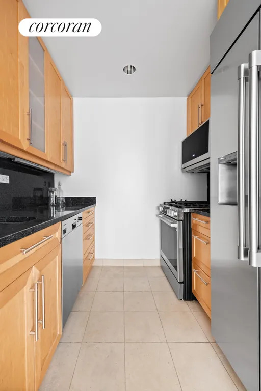 New York City Real Estate | View 100 United Nations Plaza, 35E | Updated kitchen | View 4