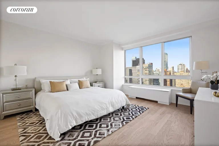 New York City Real Estate | View 100 United Nations Plaza, 35E | Extra-large bedroom suite | View 5