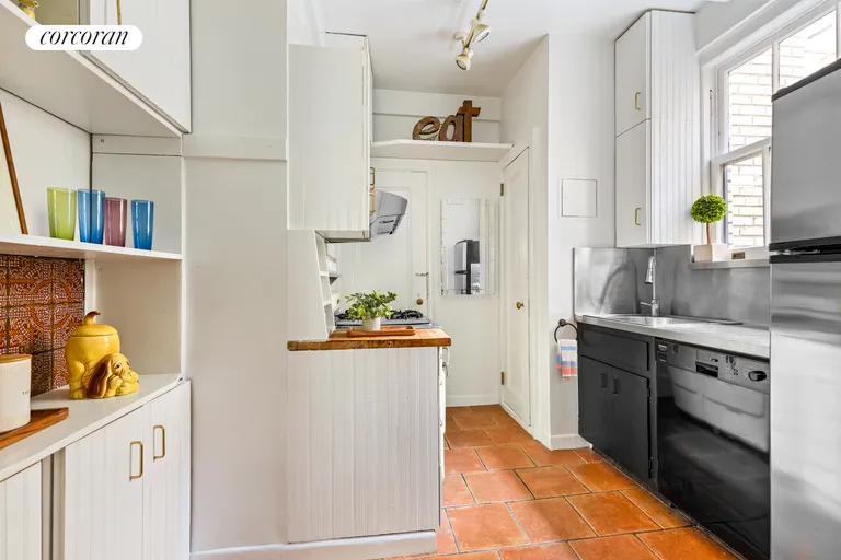 New York City Real Estate | View 40 West 67th Street, 8B | Kitchen | View 7