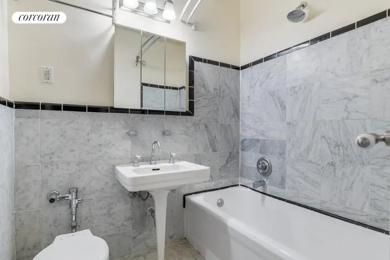 New York City Real Estate | View 101 Lafayette Avenue, 11G | Full Bathroom | View 3