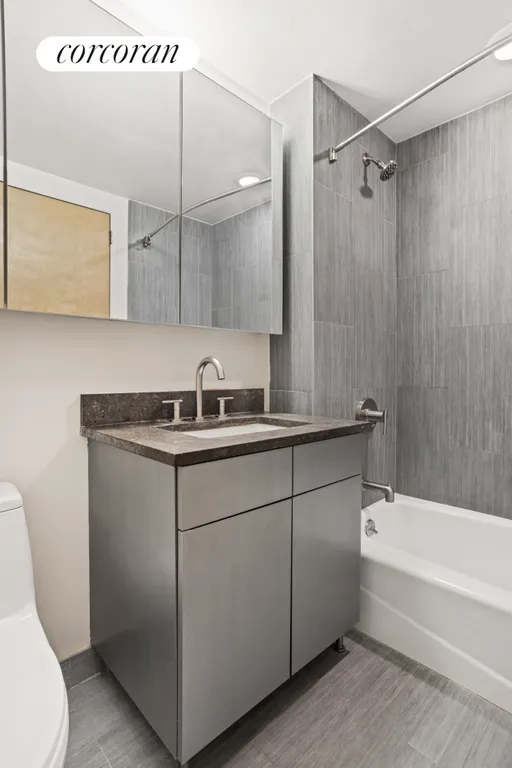 New York City Real Estate | View 1595 Lexington Avenue, 3D | Full Bathroom | View 4