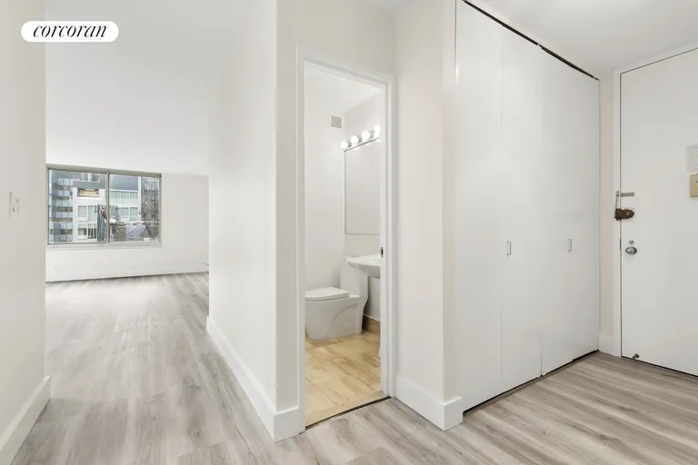 New York City Real Estate | View 145 East 48th Street, 20F | room 5 | View 6