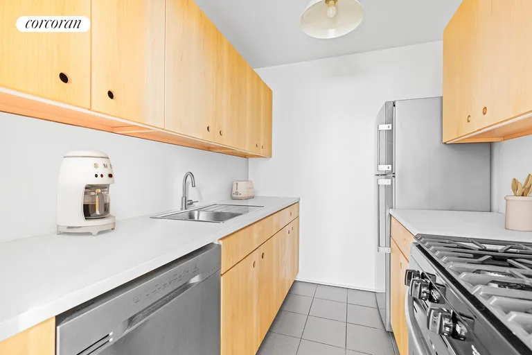 New York City Real Estate | View 143 Avenue B, 4A | room 3 | View 4