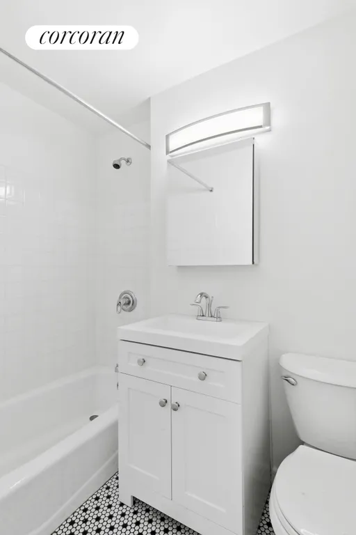 New York City Real Estate | View 259 West 12th Street, 5A | Full Bathroom | View 4