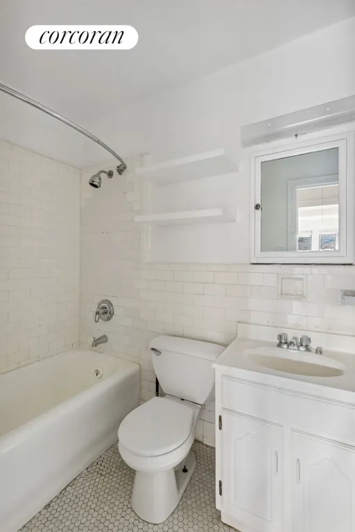 New York City Real Estate | View 40 West 72nd Street, 156AB | Full Bathroom | View 6