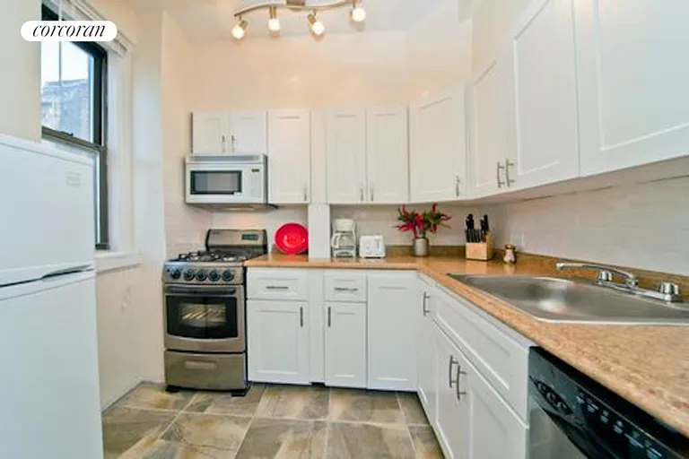 New York City Real Estate | View 40 West 72nd Street, 156AB | Kitchen | View 2
