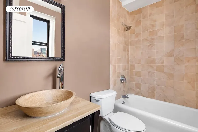 New York City Real Estate | View 40 West 72nd Street, 156AB | Full Bathroom | View 4