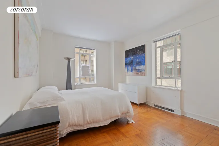 New York City Real Estate | View 25 Central Park West, 6H | Bedroom | View 8
