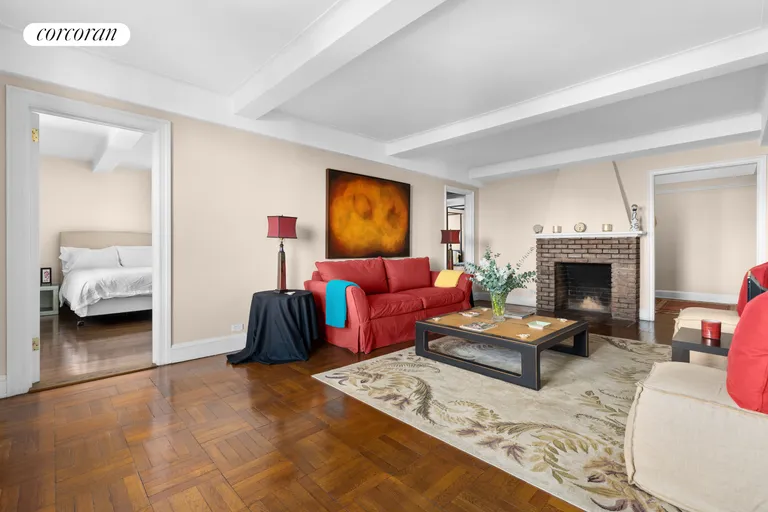 New York City Real Estate | View 136 Waverly Place, 7B | room 2 | View 3