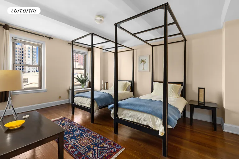 New York City Real Estate | View 136 Waverly Place, 7B | room 4 | View 5
