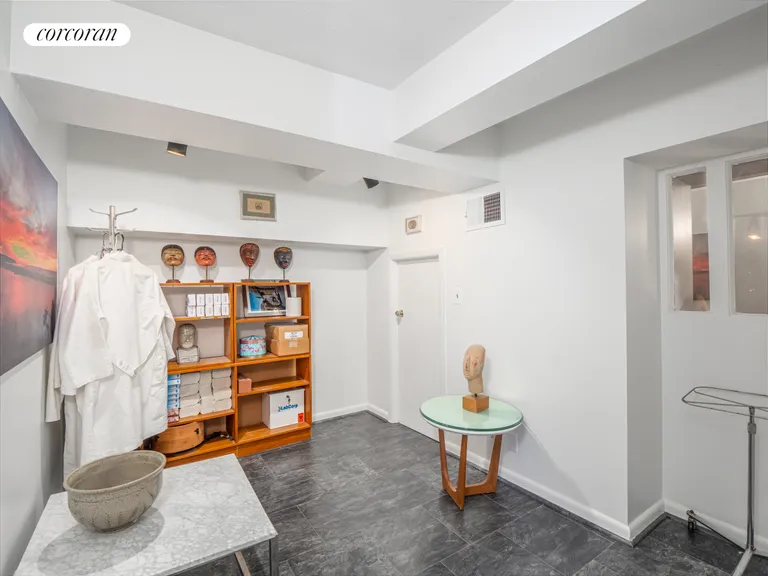 New York City Real Estate | View 251 West 19th Street, 1A | room 8 | View 9