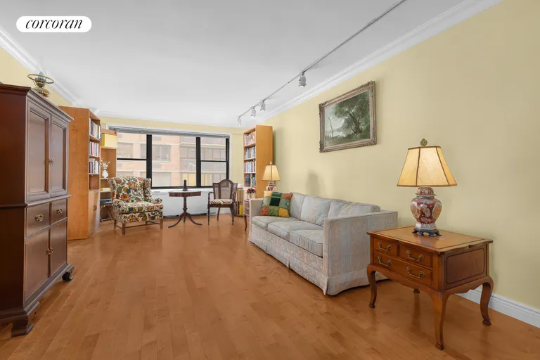 New York City Real Estate | View 505 East 79th Street, 8C | 2 Beds, 1 Bath | View 1
