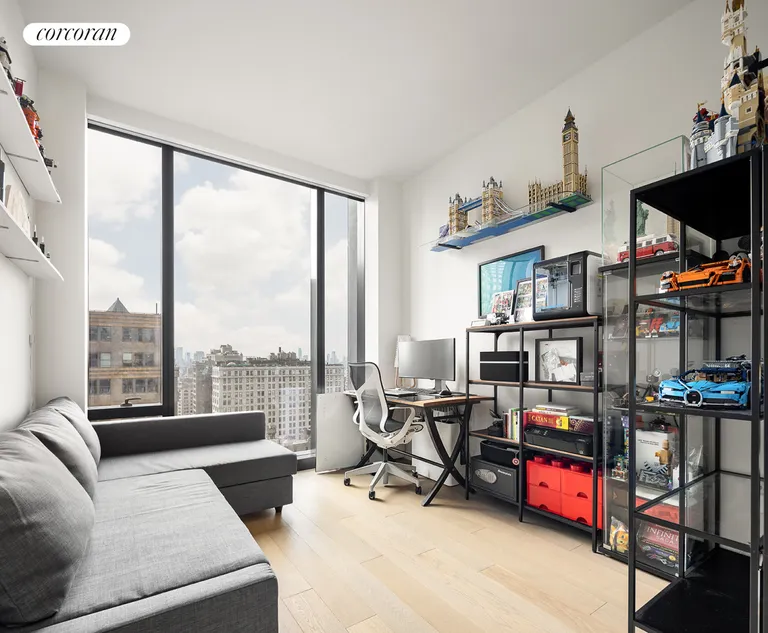 New York City Real Estate | View 277 Fifth Avenue, 28D | Bedroom | View 7