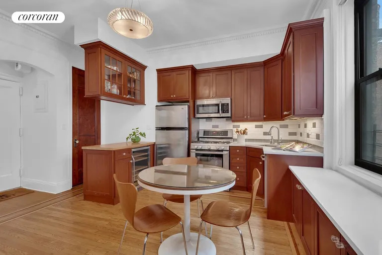 New York City Real Estate | View 528 West 111th Street, 73 | Kitchen | View 2