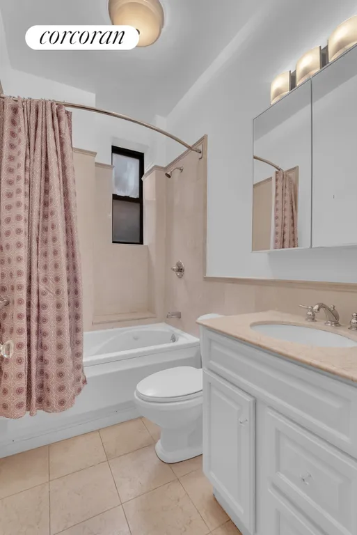 New York City Real Estate | View 528 West 111th Street, 73 | Full Bathroom | View 5