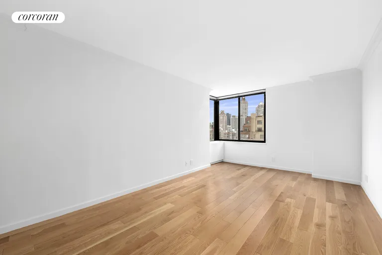New York City Real Estate | View 800 Fifth Avenue, 22G | room 2 | View 3