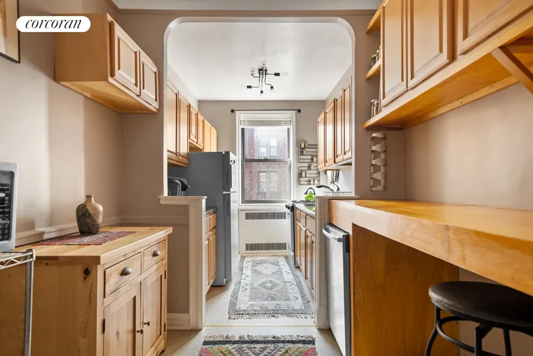 New York City Real Estate | View 221 East 18th Street, 3B | room 2 | View 3