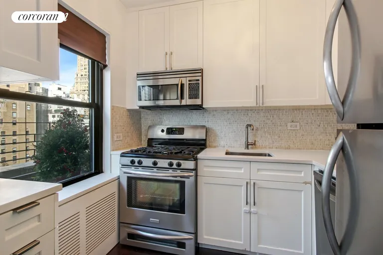 New York City Real Estate | View 140 East 56th Street, PHA | Kitchen | View 4