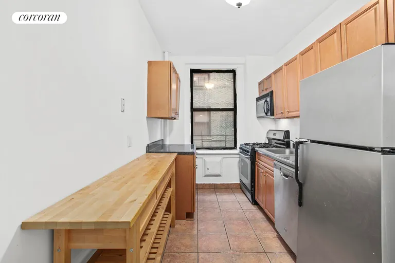 New York City Real Estate | View 860 West 181st Street, 6 | Kitchen | View 2