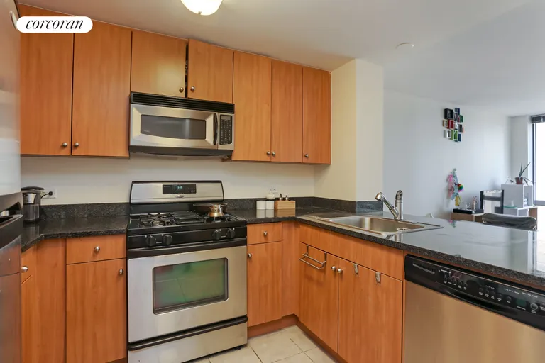 New York City Real Estate | View 455 Main Street, 11K | Kitchen | View 2
