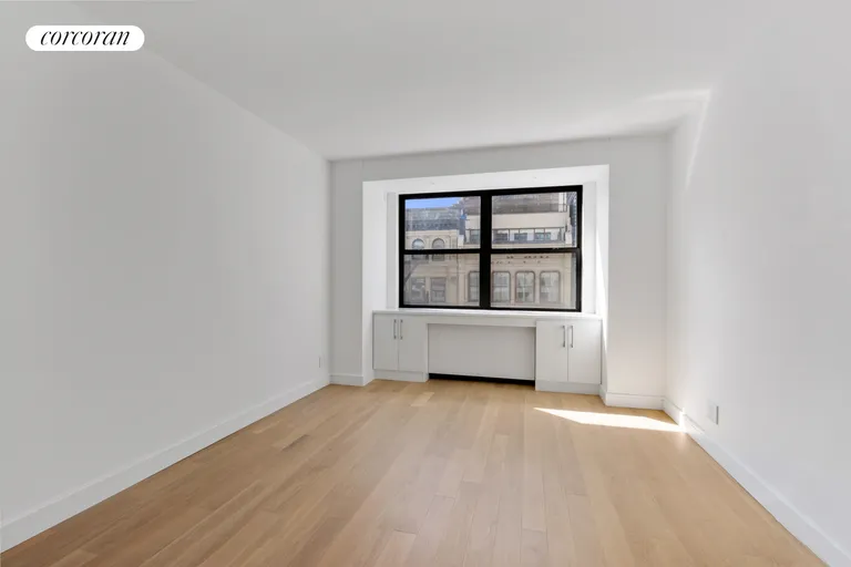 New York City Real Estate | View 7 East 14th Street, 711 | room 3 | View 4