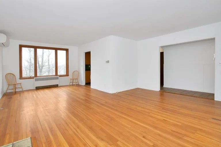New York City Real Estate | View 2730 Edgehill Avenue | room 3 | View 4