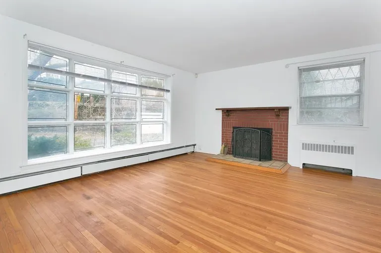 New York City Real Estate | View 2730 Edgehill Avenue | room 4 | View 5