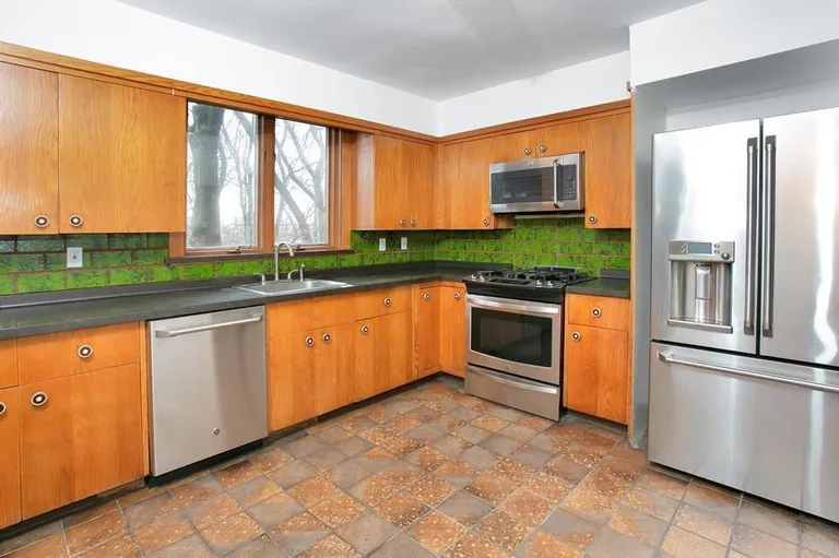 New York City Real Estate | View 2730 Edgehill Avenue | room 9 | View 10