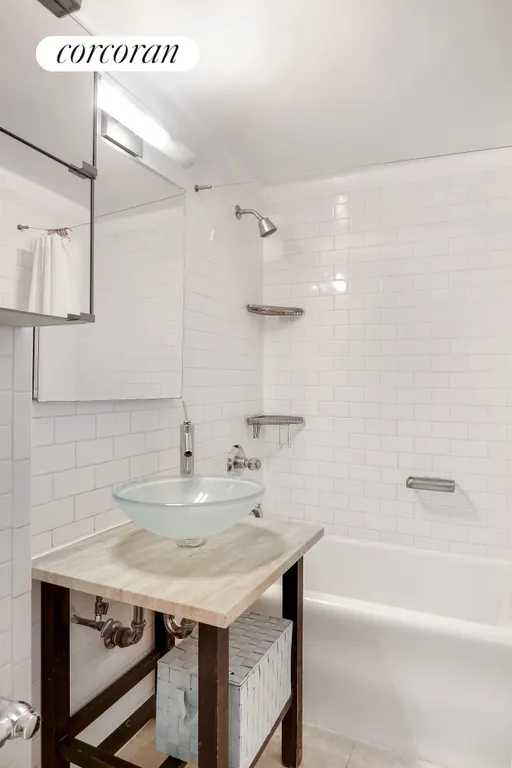 New York City Real Estate | View 405 West 23rd Street, 16G | Full Bathroom | View 6