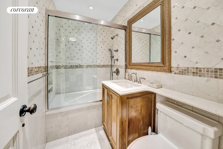 New York City Real Estate | View 233 East 69th Street, 14KLM | Full Bathroom | View 10