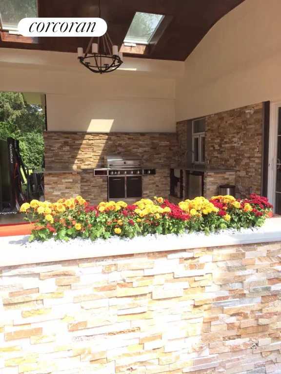 19831 Pompeii Avenue, Queens, NY 11423 Property for sale