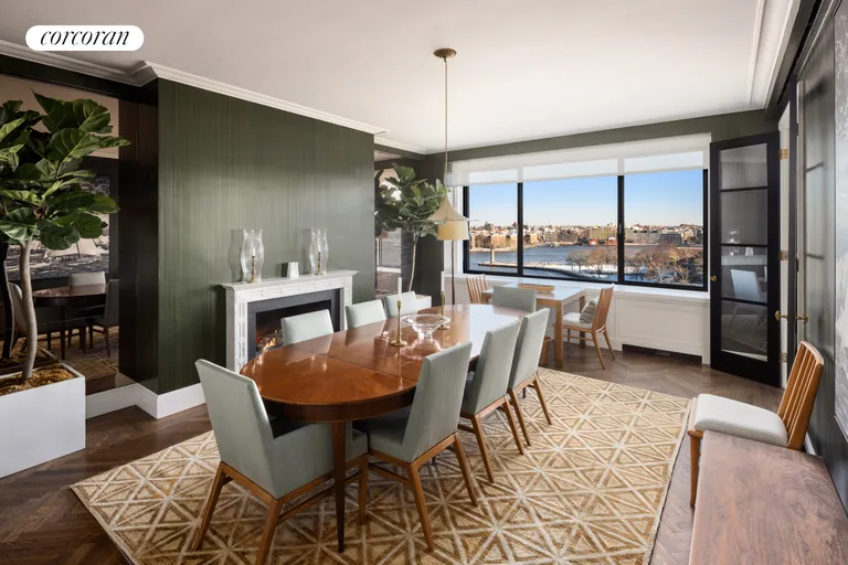 New York City Real Estate | View 10 Gracie Square, 8D | room 3 | View 4
