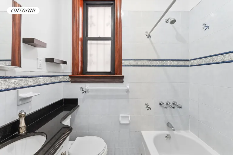 New York City Real Estate | View 488 Kosciuszko Street, 1R | Full Bathroom | View 6