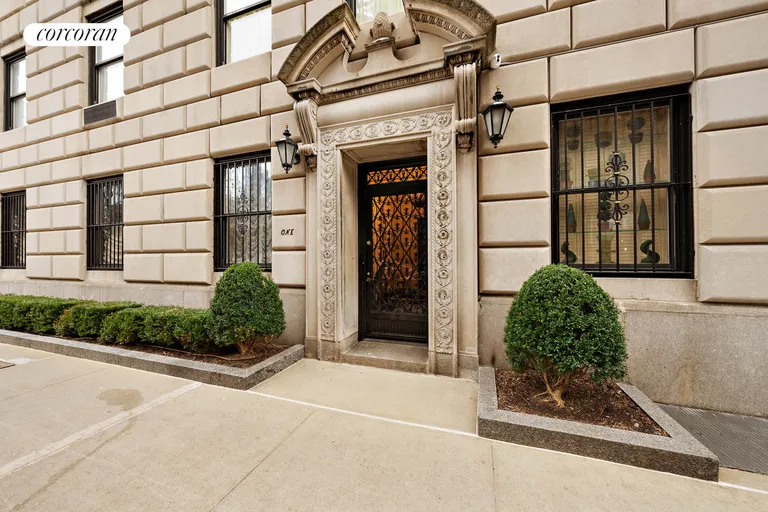 New York City Real Estate | View 834 Fifth Avenue, MAIS/A | Facade | View 12