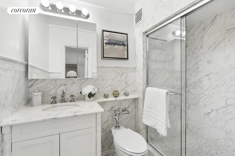 New York City Real Estate | View 25 Central Park West, 2N | Primary Bathroom | View 9