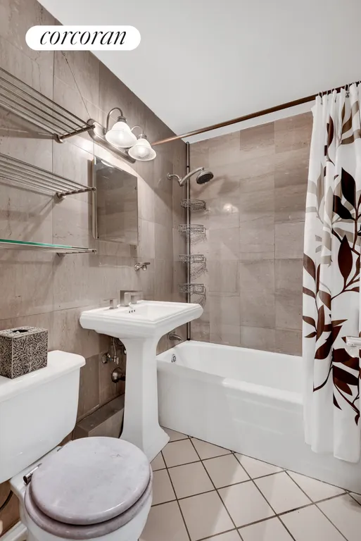 New York City Real Estate | View 185 West End Avenue, 11G | Full Bathroom | View 3