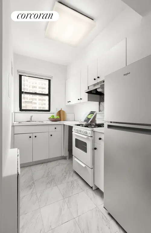 New York City Real Estate | View 240 East 46th Street, 9D | Kitchen | View 4
