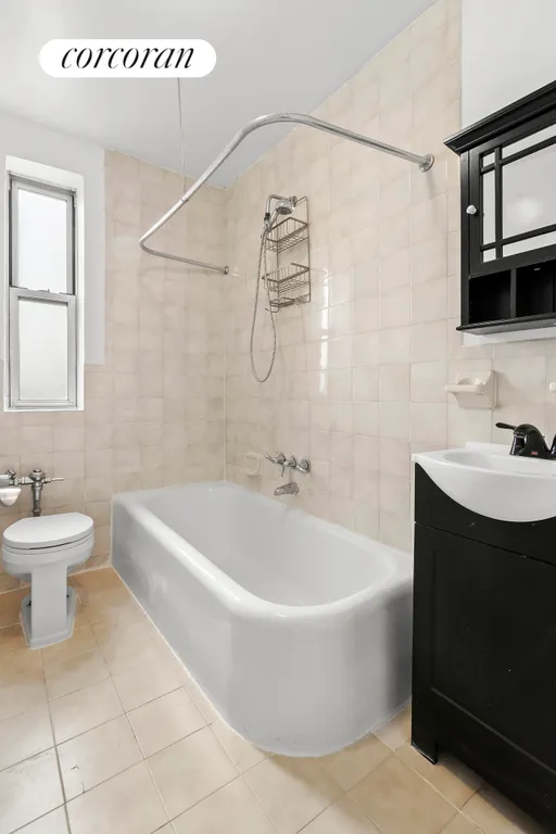 New York City Real Estate | View 6735 Ridge Boulevard, 4H | Full Bathroom | View 4