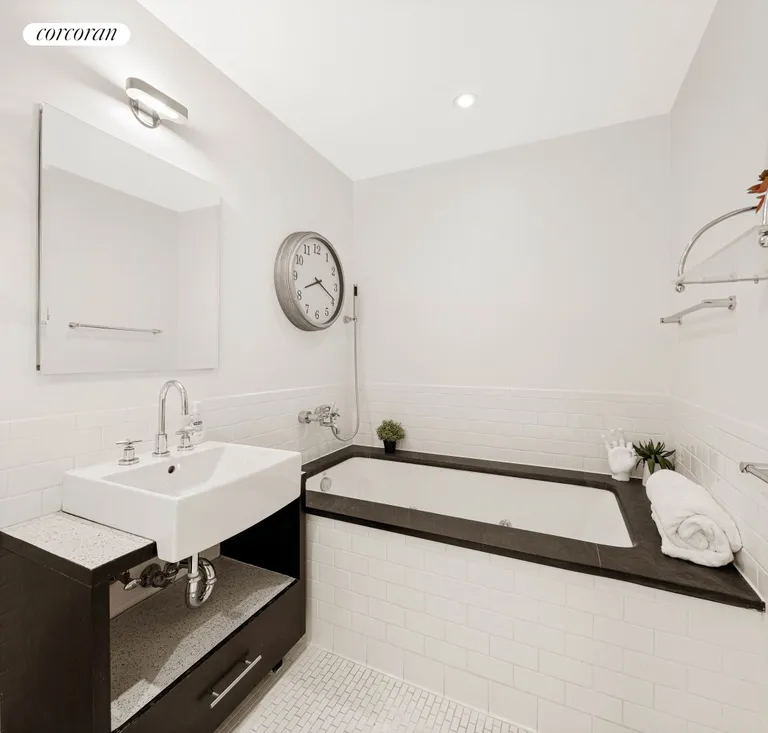 New York City Real Estate | View 110 Livingston Street, 11P | Full Bathroom | View 8